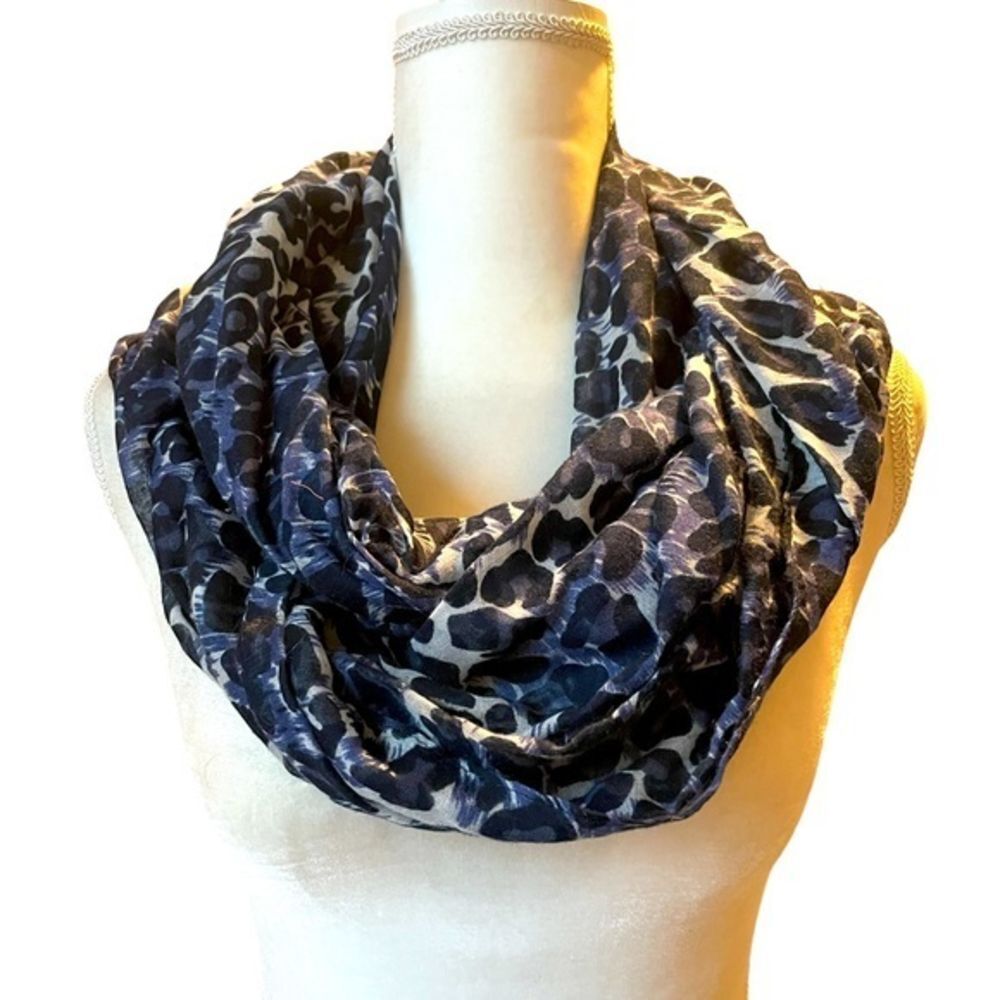 Infinity blue & black‎ animal print scarf